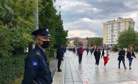Hyjne ne fuqi masat e reja ne Kosove: Ndryshon ora policore, rihapen disa aktivitete